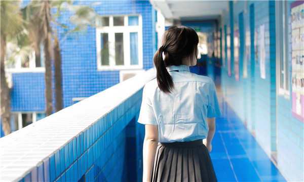 加查如何找到一个可以帮助我生孩子的女人？